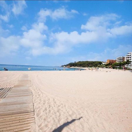 Seahomes Vacations, Beach&Pool, In Fenals Beach Lloret de Mar Luaran gambar